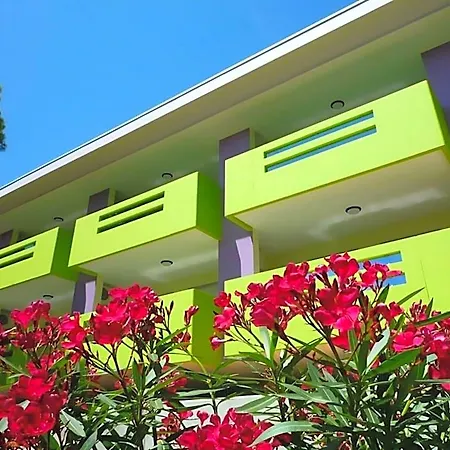 Welcoming With Big Terrace By Beahost Hotel